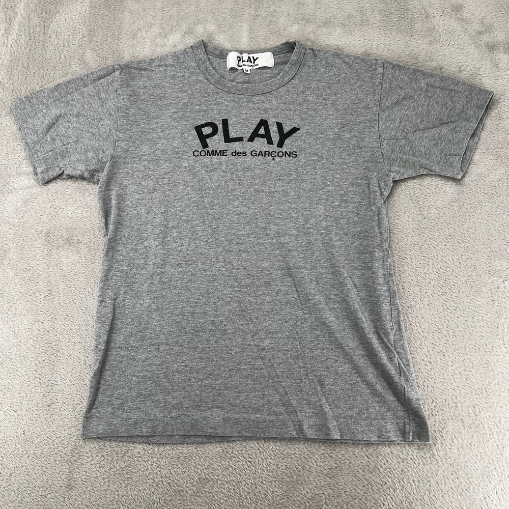 Comme des Garcons Play Womens T-Shirt Medium Gray Preowned Heart Graphic Logo